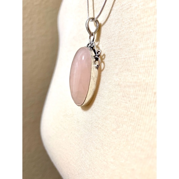 π Beautiful Gemstone Pink Quartz - Picture 3 of 9